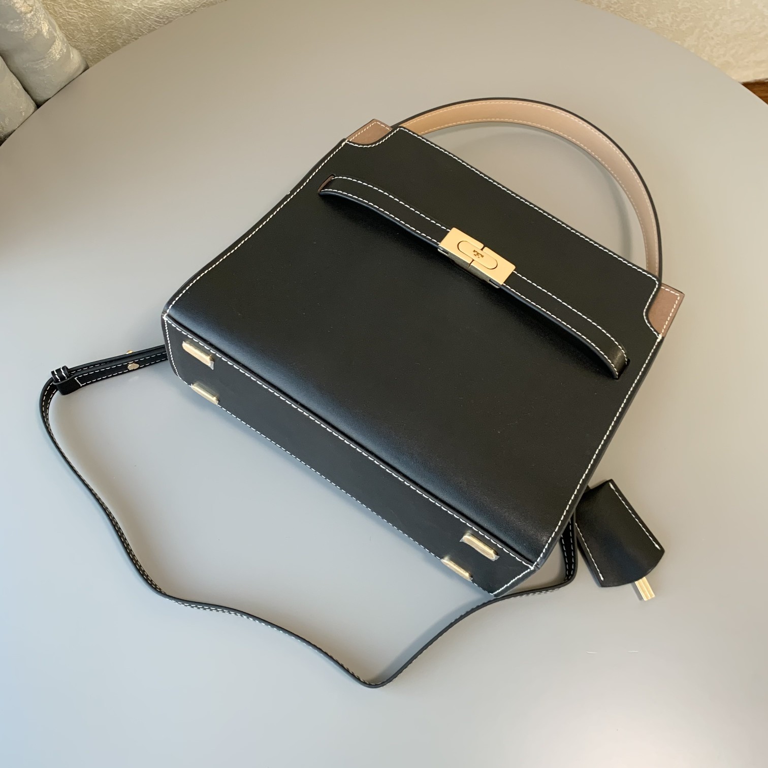 Tory Burch 小号黑色TORY BURCH 新款托特包 头层纳帕牛皮＋ 磨砂五金 手提单肩斜挎均可