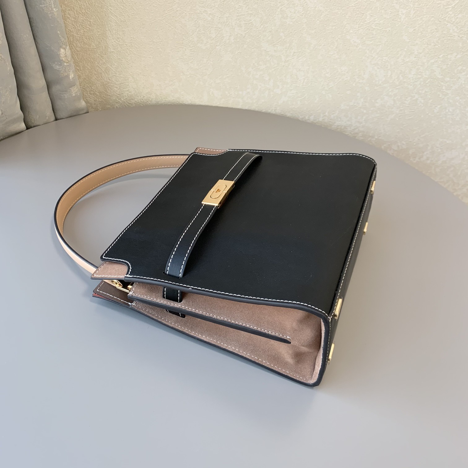 Tory Burch 小号黑色TORY BURCH 新款托特包 头层纳帕牛皮＋ 磨砂五金 手提单肩斜挎均可