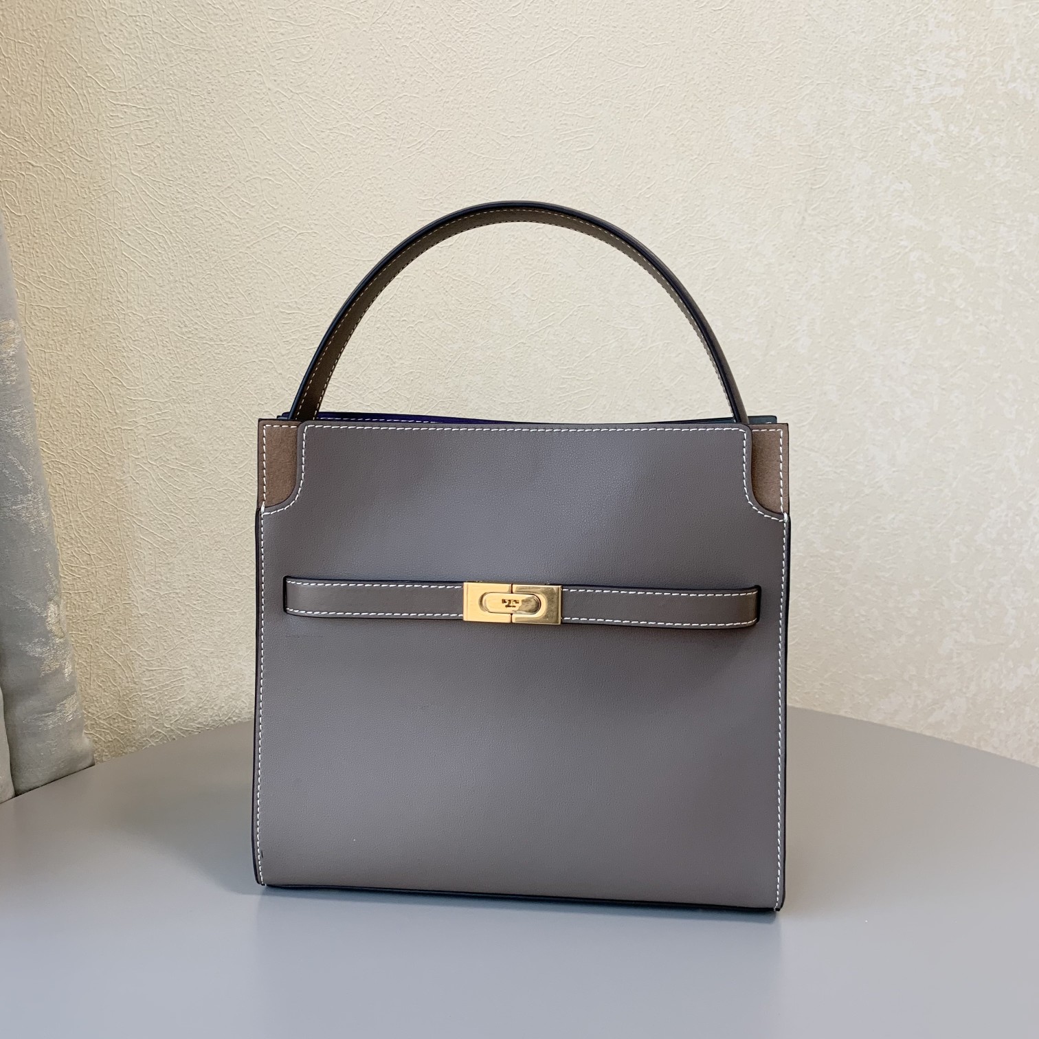 Tory Burch 小号灰色TORY BURCH 新款托特包 头层纳帕牛皮＋ 磨砂五金 手提单肩斜挎均可