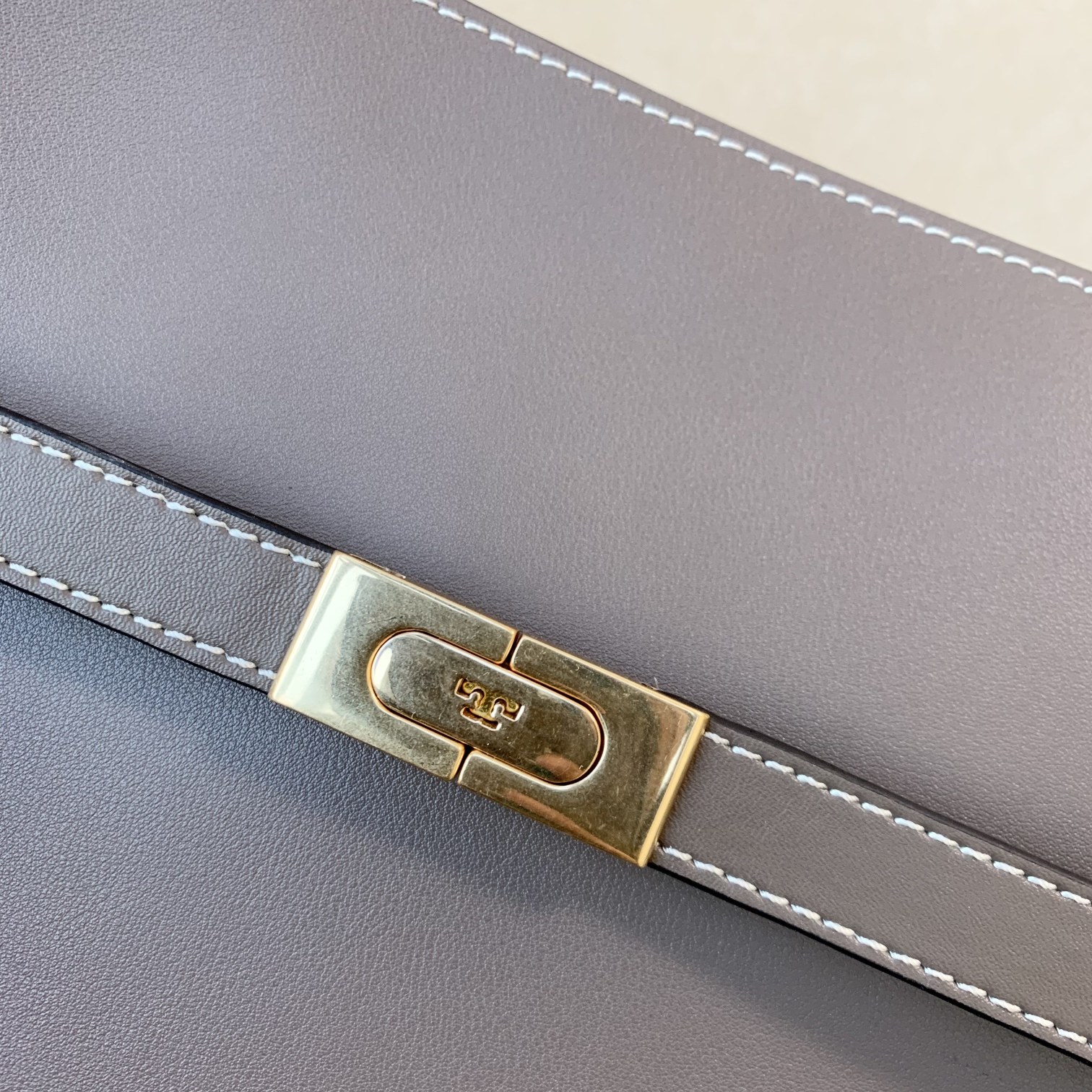Tory Burch 小号灰色TORY BURCH 新款托特包 头层纳帕牛皮＋ 磨砂五金 手提单肩斜挎均可