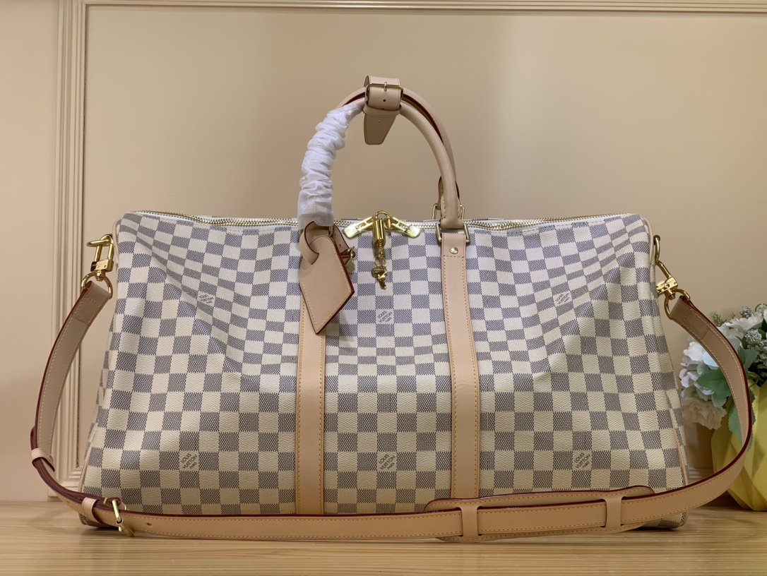 NO:581660,Top original M41416 white plaid Keeall is a classic in the Louis Vuitton travel bag series. This large Keeall is made of Monogram canvas, with a detachable leather shoulder strap and a detachable leather ID holder. Dimensions 50.0 x 29.0 x 23.0 cm 6616270,, louis vuitton19860909顶级原单M41416 白格 Keeall是路易威登旅行袋系列中的经典.这个大号Keeall以Monogram帆布为袋身,配以可拆卸式皮肩带和一个可拆卸式皮证件套. 尺寸50.0 x 29.0 x 23.0 厘米 6616270,,louis vuitton,Bag