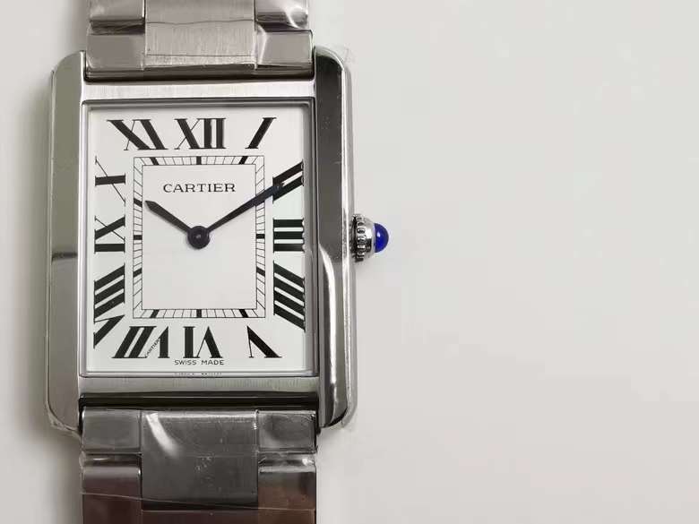Cartier 卡地亚坦克系列女表三个颜色，表带皮带钢带都有