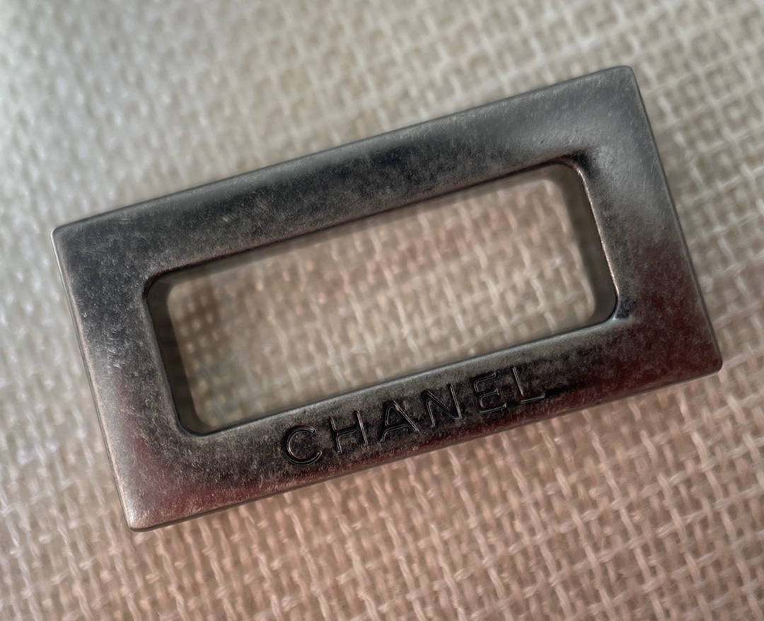  ZP工艺2.55复古银扣⛓
呈现出随意自然的做旧效果，色泽浓郁醇厚（绝不会出现市面发青发铜的效果）