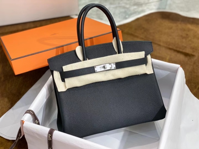 Hermès Birkin 30CM Togo Leather Handbag, New Y Stamp. Black Color 1 Hermès Birkin 30CM Togo Leather Handbag, New Y Stamp. Black Color