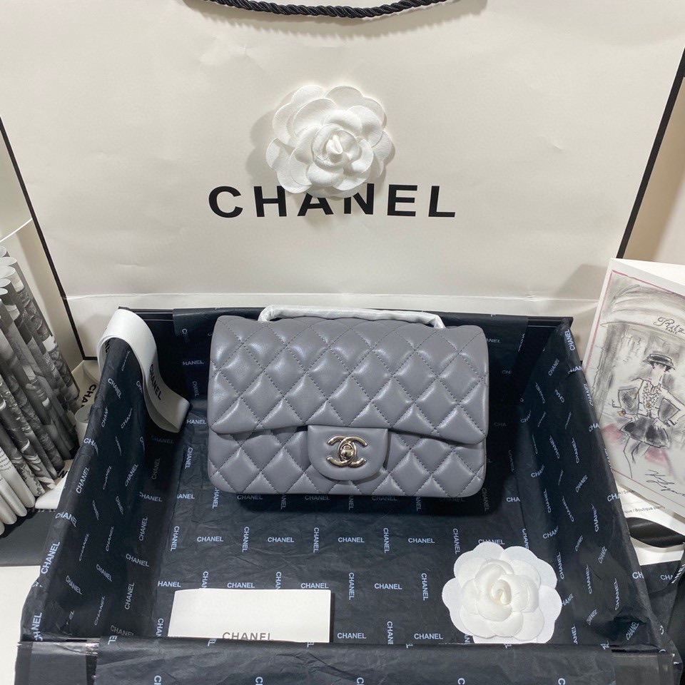 Bolso Clásico Chanel 1116 de Piel de Cordero, 20 cm - Calidad Superior