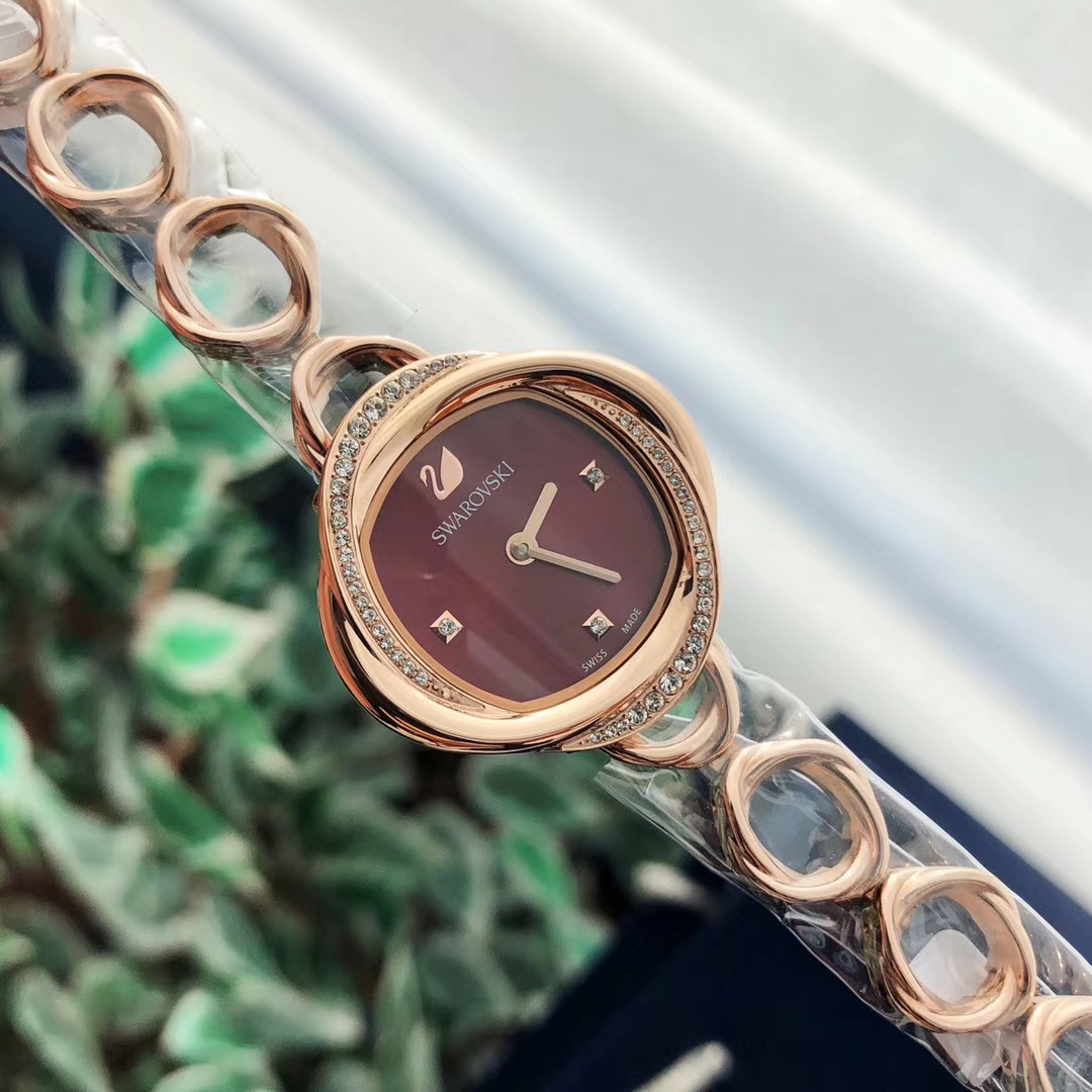 Часы Swarovski