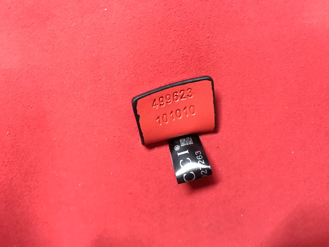 中号𝗚𝗚 𝗗𝗶𝗼𝗻𝘆𝘀𝘂𝘀 2020ss全新酒神新酒神的虎头标志是带钻的而且整个设计改繁为简保留了经典中