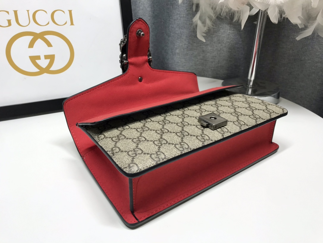 中号𝗚𝗚 𝗗𝗶𝗼𝗻𝘆𝘀𝘂𝘀 2020ss全新酒神新酒神的虎头标志是带钻的而且整个设计改繁为简保留了经典中