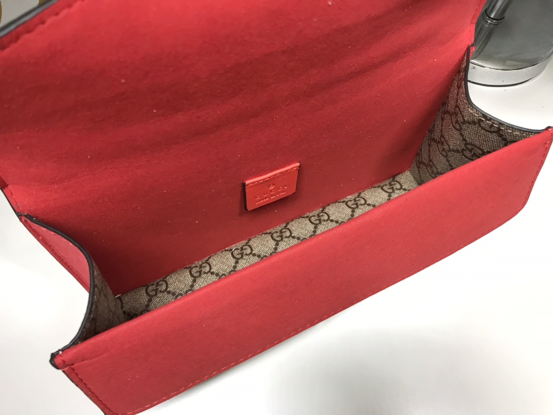 中号𝗚𝗚 𝗗𝗶𝗼𝗻𝘆𝘀𝘂𝘀 2020ss全新酒神新酒神的虎头标志是带钻的而且整个设计改繁为简保留了经典中