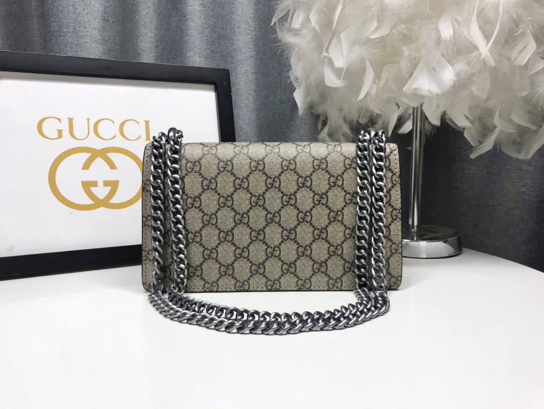 中号𝗚𝗚 𝗗𝗶𝗼𝗻𝘆𝘀𝘂𝘀 2020ss全新酒神新酒神的虎头标志是带钻的而且整个设计改繁为简保留了经典中