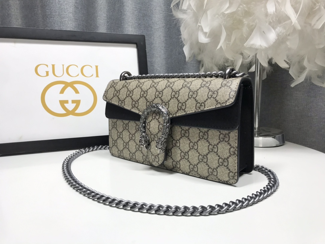 中号𝗚𝗚 𝗗𝗶𝗼𝗻𝘆𝘀𝘂𝘀 2020ss全新酒神新酒神的虎头标志是带钻的而且整个设计改繁为简保留了经典中