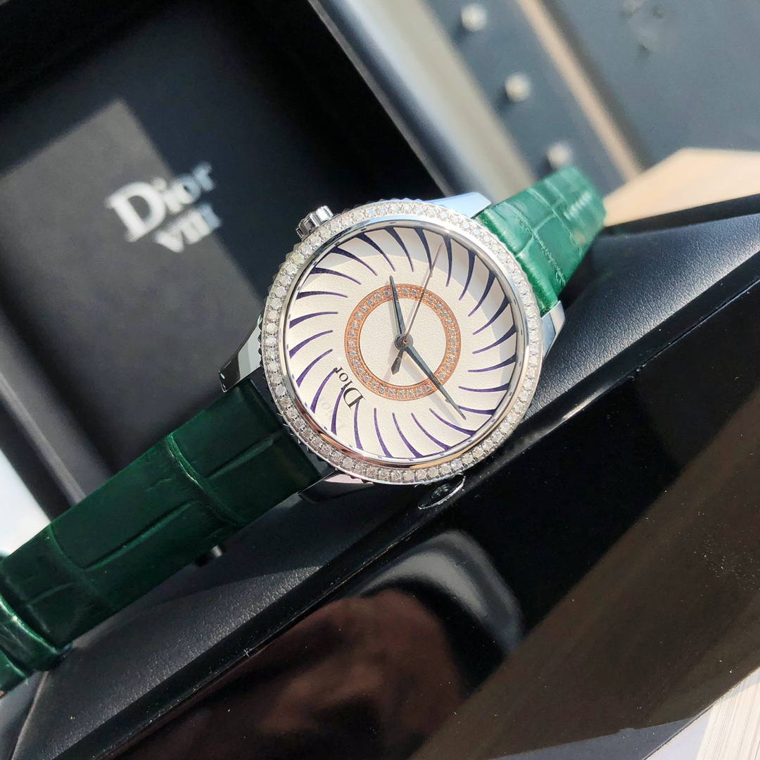 女神福利！Dior viii montaigne 女款满钻真钻手表！配美洲短尾鳄鱼皮，代工厂出几块尾货！市价6W左右！现货几块！稀有极品！