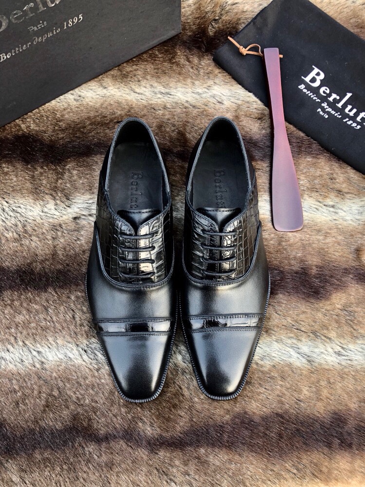 NO:345466,Latest 90-degree softness with 90-degree Italian cowhide Thai crocodile belly Luxurious and casual 38/45,,cowhide19860909最新 可踩脚90度无折痕软度 意大利牛皮拼泰国鳄鱼肚 奢华休闲于一体 38/45,,cowhide,Men's shoes