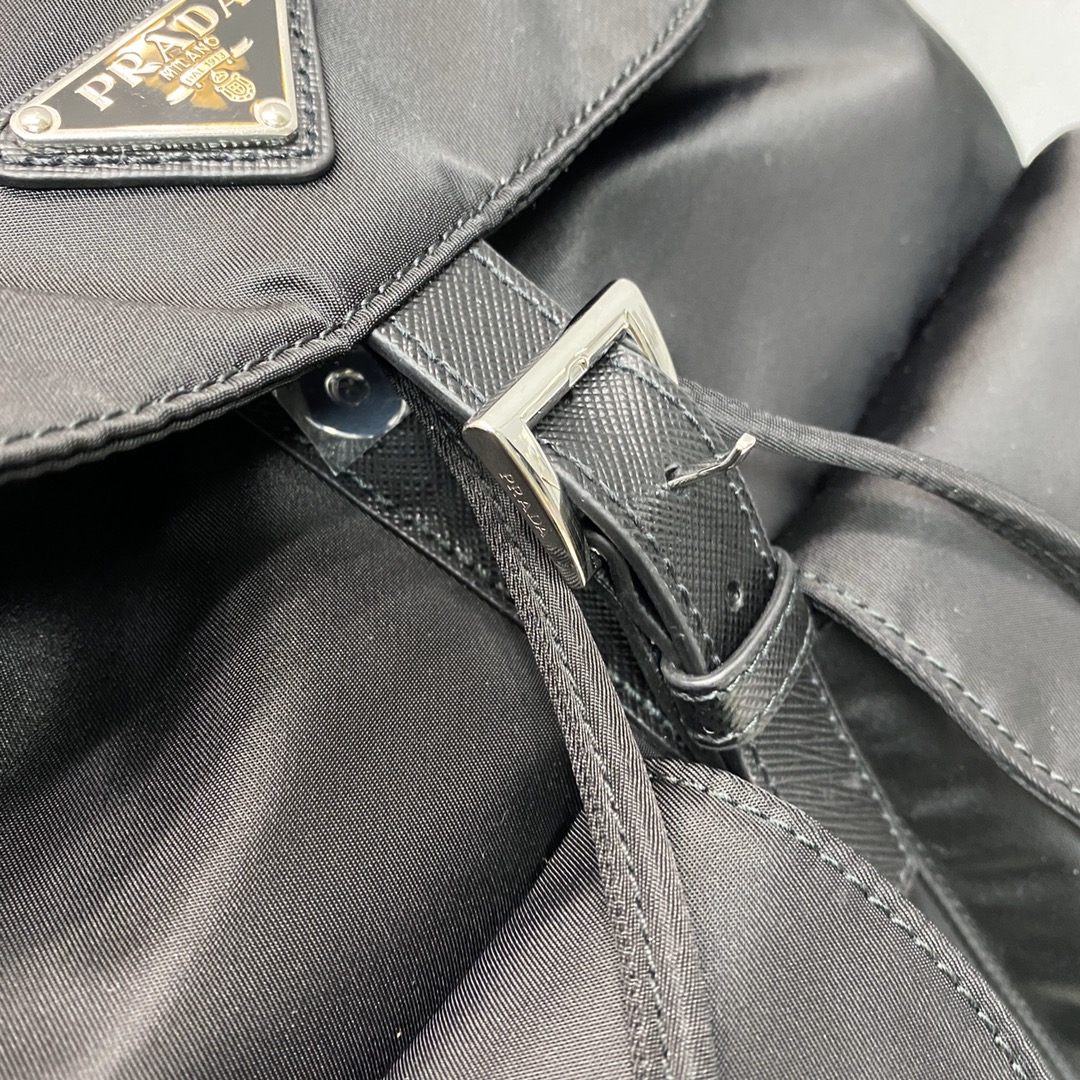 Prada more details