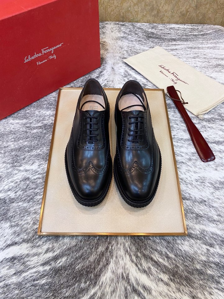 NO:345431,[Original single product] The latest model of this year [High-end boutique] Private mold open sole, anti-slip and wear-resistant imported original cowhide, soft and delicate, with excellent gloss, presenting an extraordinary luxury texture. The shoe body looks simple and elegant, and Love design injects some design beauty into the whole. Casual business, enjoy high-end taste 38/45;,,loafers,cowhide19860909【原单货】今天年最新款【高端精品】私模开底,防滑耐磨进口原版牛皮制作,柔软细腻,光泽度极佳,呈现出非一般的奢华质感.鞋身外观简约大方,乐福设计为整体注入了些许的设计美感 休闲商务 尊享高端品味 38/45；,,loafers,cowhide,Men's shoes