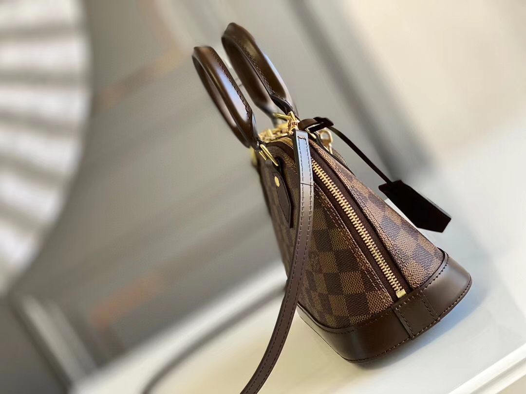 Saint Laurent Classic Luxury Handbag Shoulder Crossbody Bag Ref.1F8E0B22 2