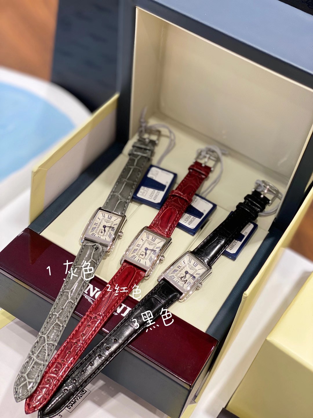 Longines 浪琴黛卓维纳系列女表，三个颜色皮带