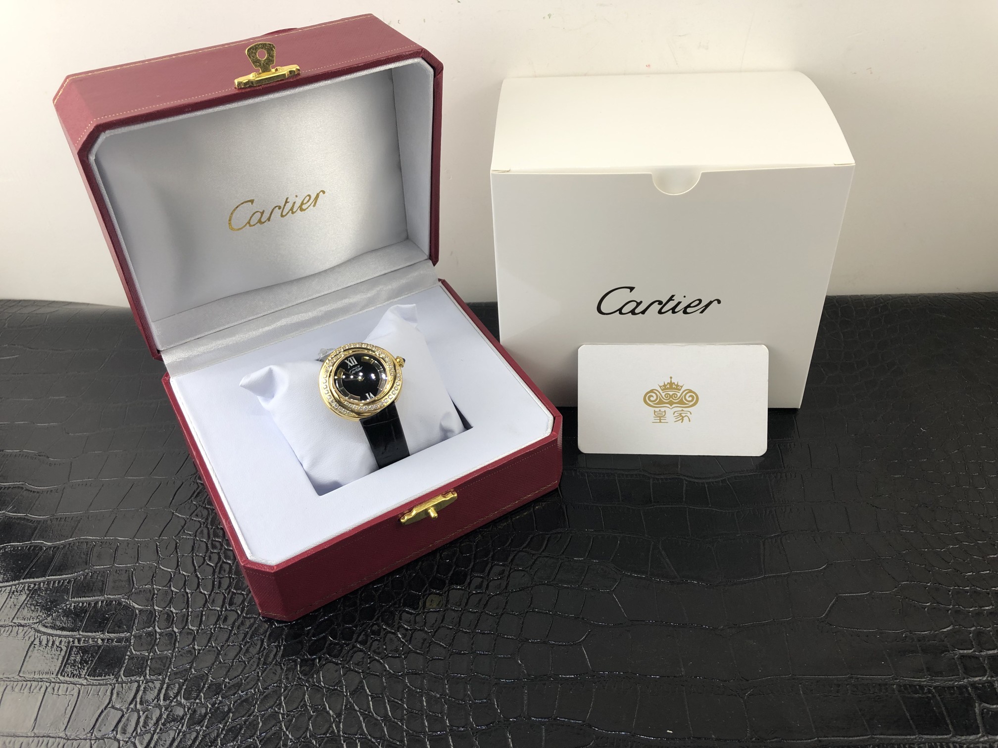 Cartier 皇家 卡地亚黑盘镶钻女表