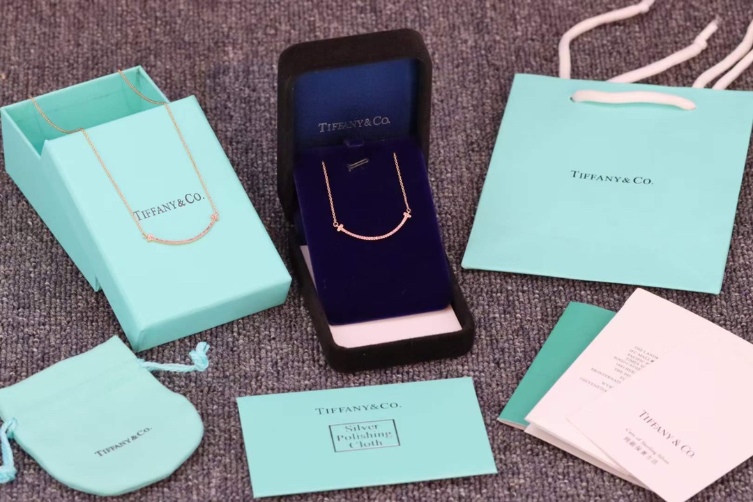 Tiffany & Co. Tiffany&Co. 玫瑰金粉钻微笑 锁骨项链