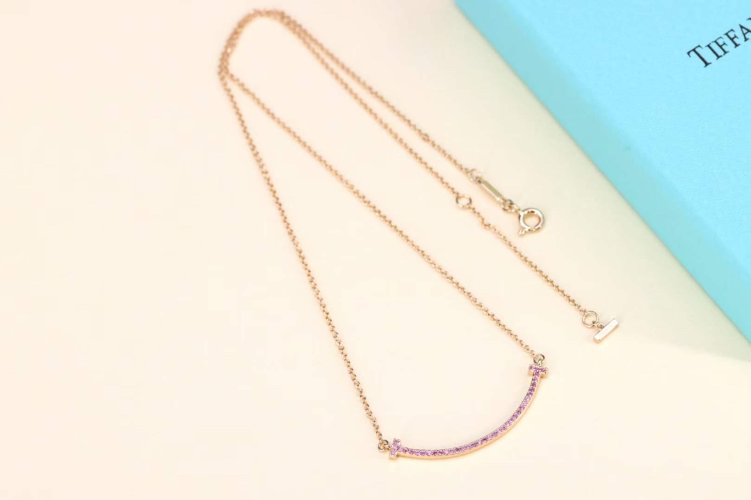 Tiffany & Co. Tiffany以爱与美、罗曼蒂克与梦想为主