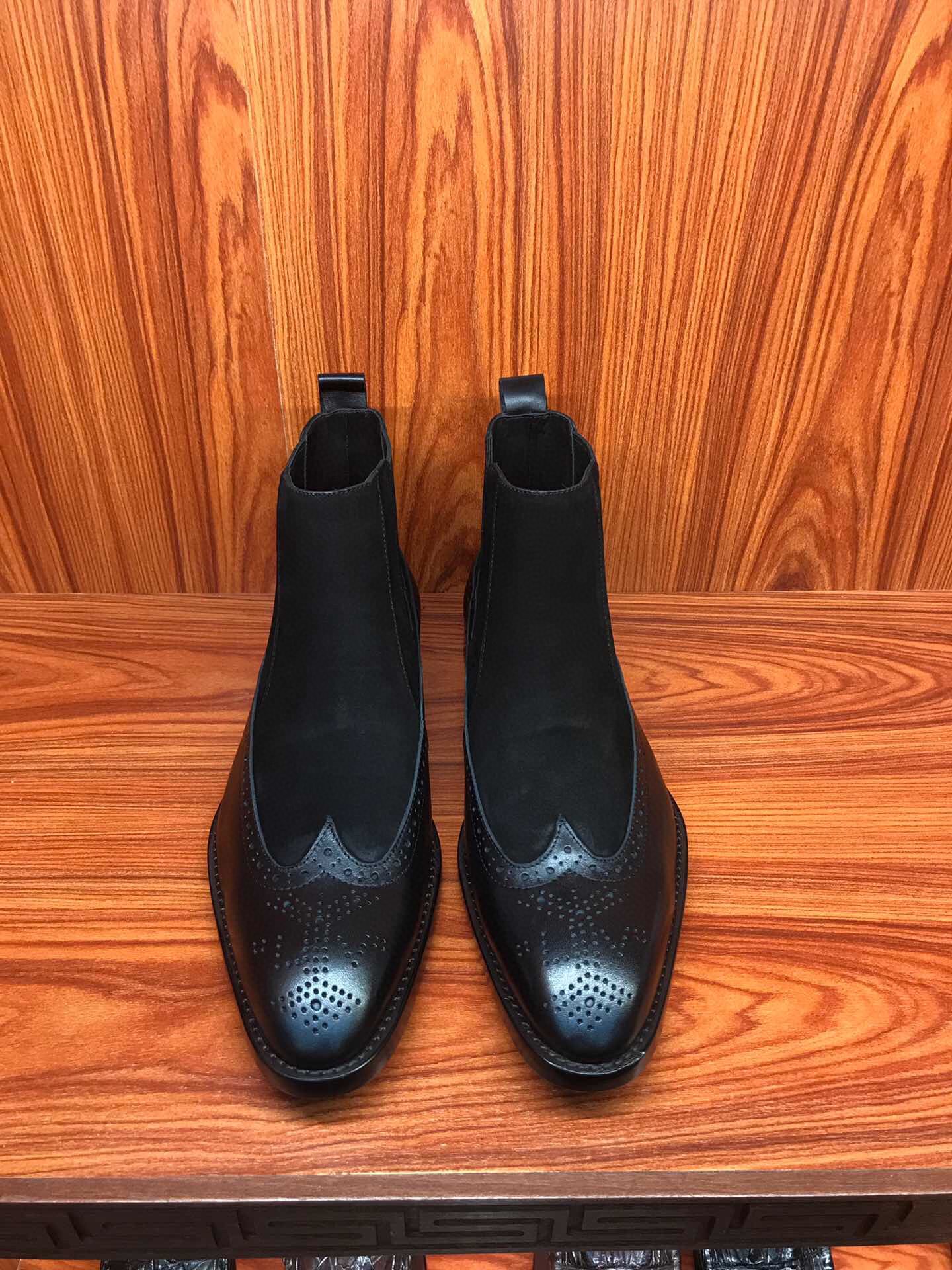 NO:271416,The latest items for Milan Fashion Week Spanish deer leather spliced ​​imported cowhide, fashionable high-end quality, comfortable to put on, Italian leather soles, British style, noble and elegant temperament, taste high-end, you deserve 39/45,,cowhide,Leather soles19860909米兰时尚周最新单品 西班牙鹿皮拼接进口牛皮 时尚高端精品 上脚舒适 意大利真皮大底 英伦风高贵典雅气质 品味高端 你值得拥有 39/45,,cowhide,Leather soles,Men's shoes