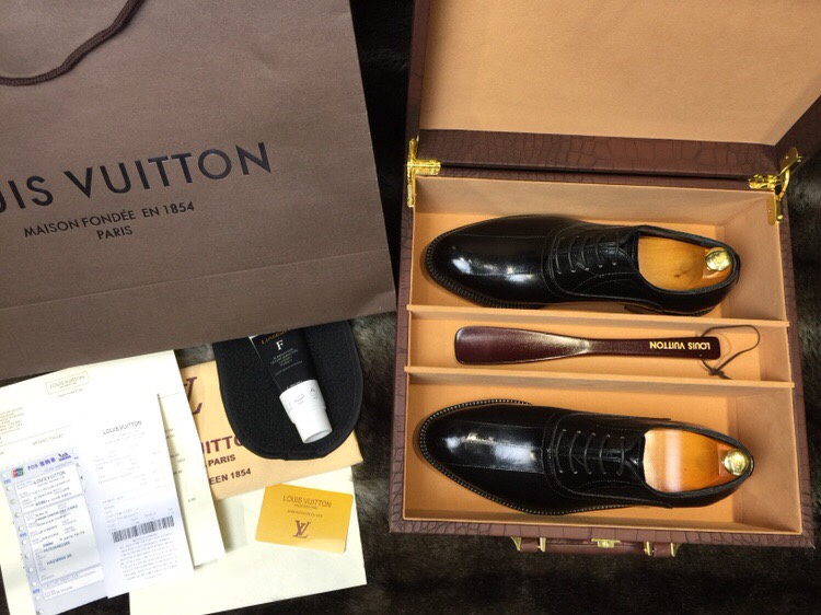 NO:349906,30 pairs of shoes are selected to import [Made of Australian eel] Superb and unparalleled hand-in-house imported all cowhide, imported Italian real cowhide sole, labor-consuming and time-consuming, only pursues top-notch authentic products in the market 38/45. (with premium wooden box number plus),, cowhide19860909每对鞋精选30条进口【澳洲鳗鱼制成】精湛无与伦比手内里进口全牛皮 进口意大利真牛皮大底 耗工费时 只追求市场顶级正品 38/45.（配尊贵木盒号加）,,cowhide,Men's shoes