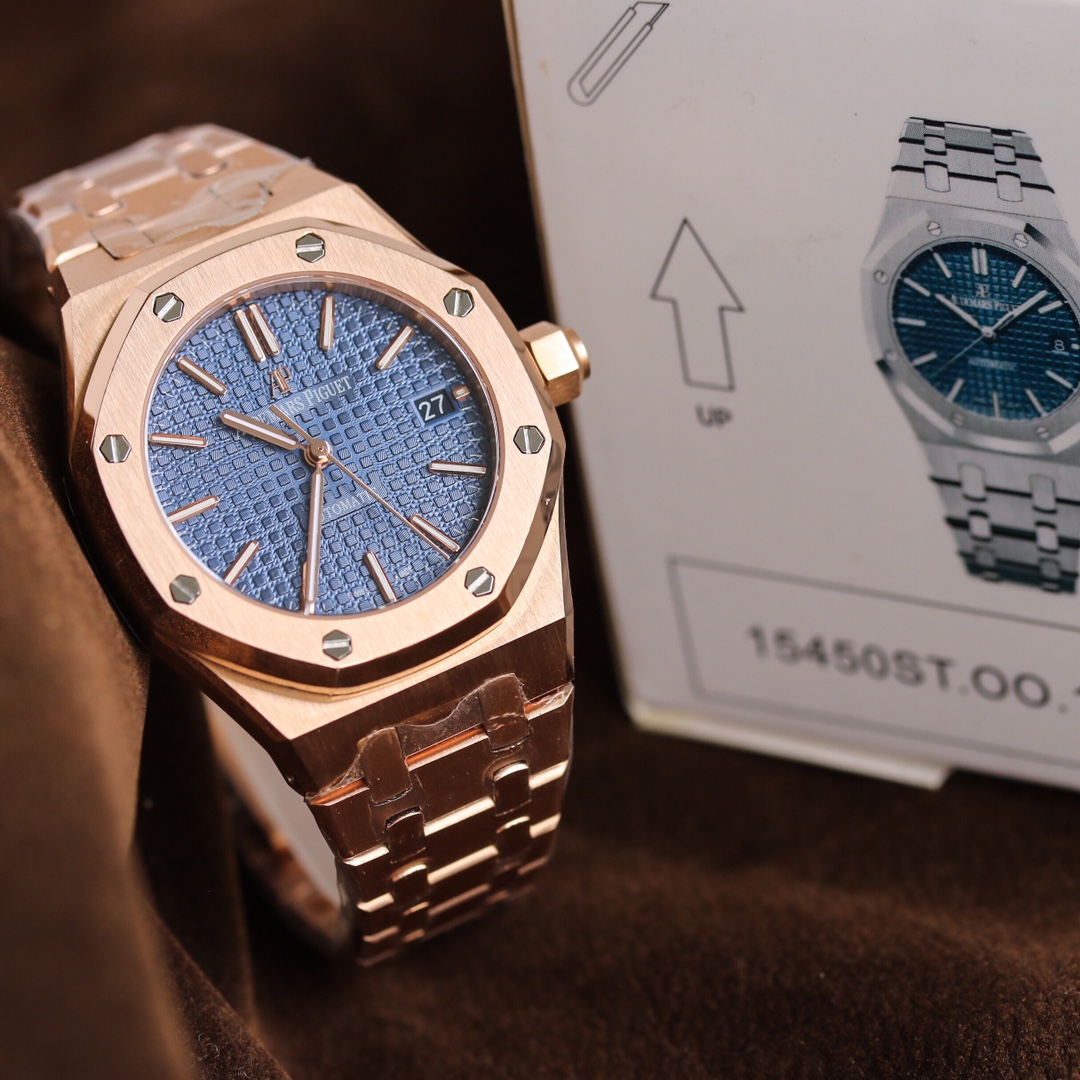 Audemars Piguet 全新呈现 1 圈口采用可拆卸结构 市场大部分版本圈口不能拆卸 2 升级解决厚度问题