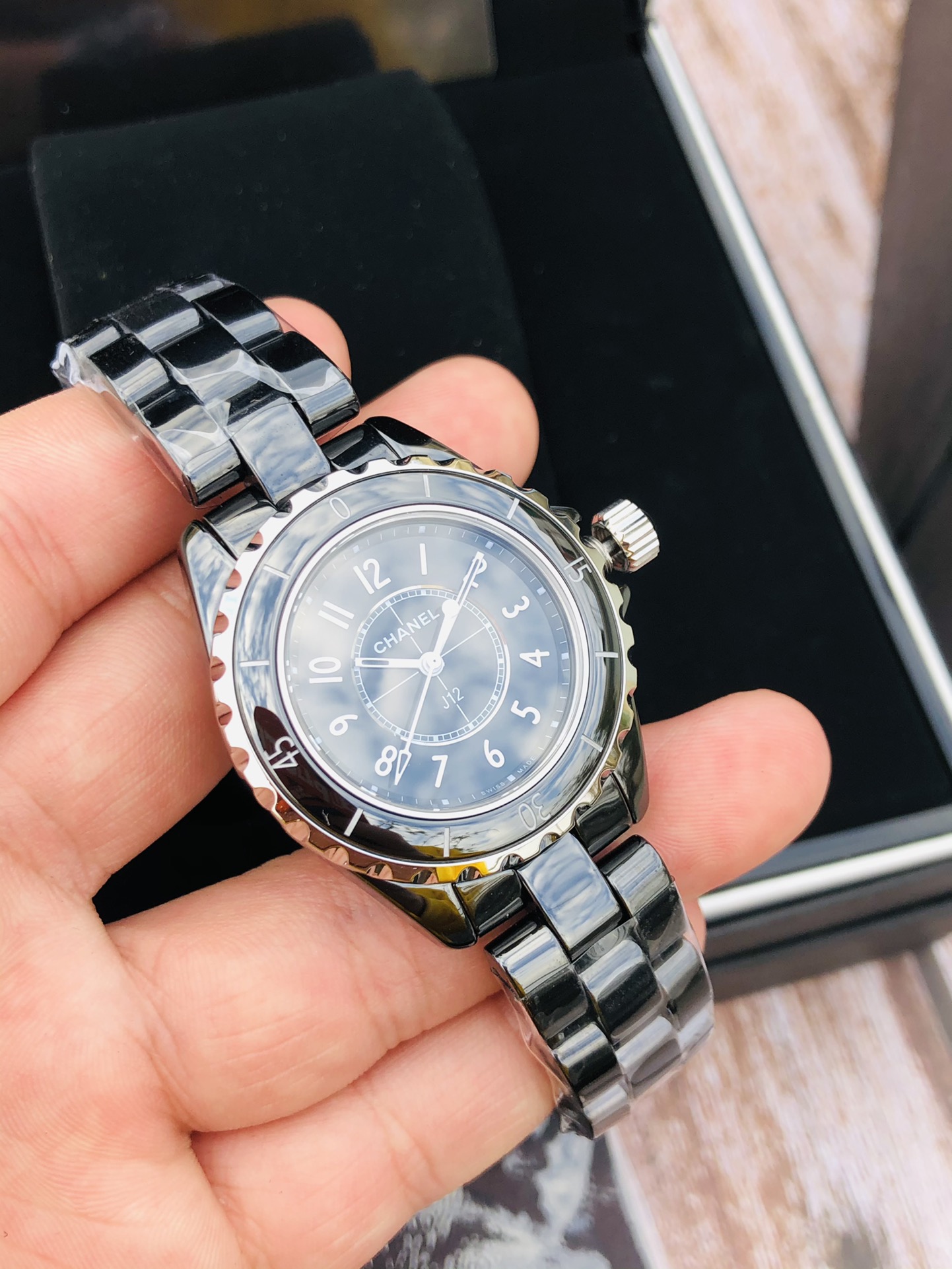 NO:388158,New H brand Chanel series J12 movement type quartz gender women's quartz appearance details watch diameter 33 mm case thickness 12.94 mm dial color black dial shape round strap color black buckle type folding buckle spot instant delivery full set packaging welcome to place an order, chanel19860909新款H品牌香奈儿系列J12机芯类型石英性别女士石英外观详情表径33毫米表壳厚度12.94毫米表盘颜色黑色表盘形状圆形 表带颜色黑色表扣类型折叠扣 现货秒发 全套包装 欢迎下单,,chanel,Watch