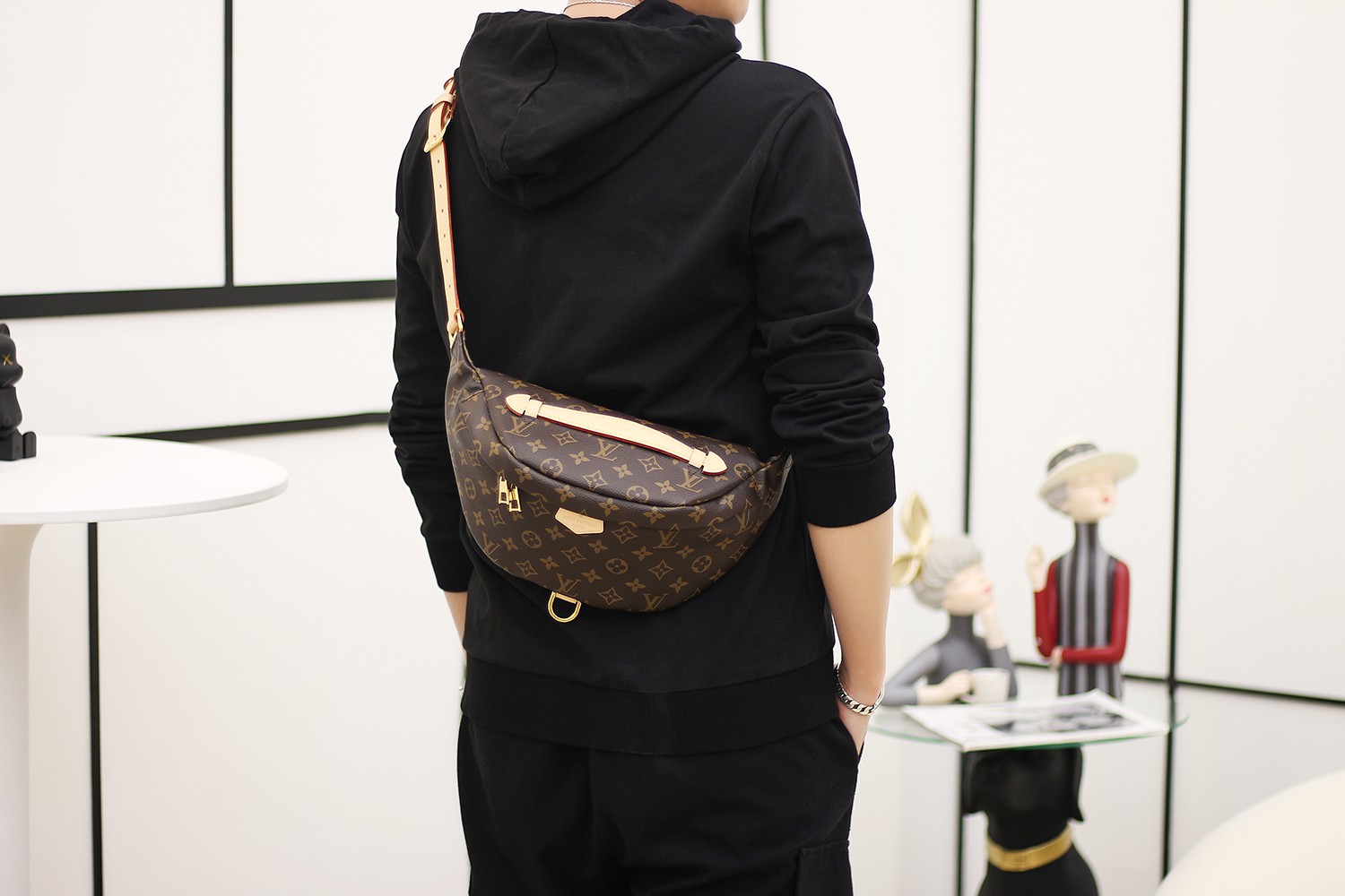 Louis Vuitton LV Bumbag老花腰包 M43644