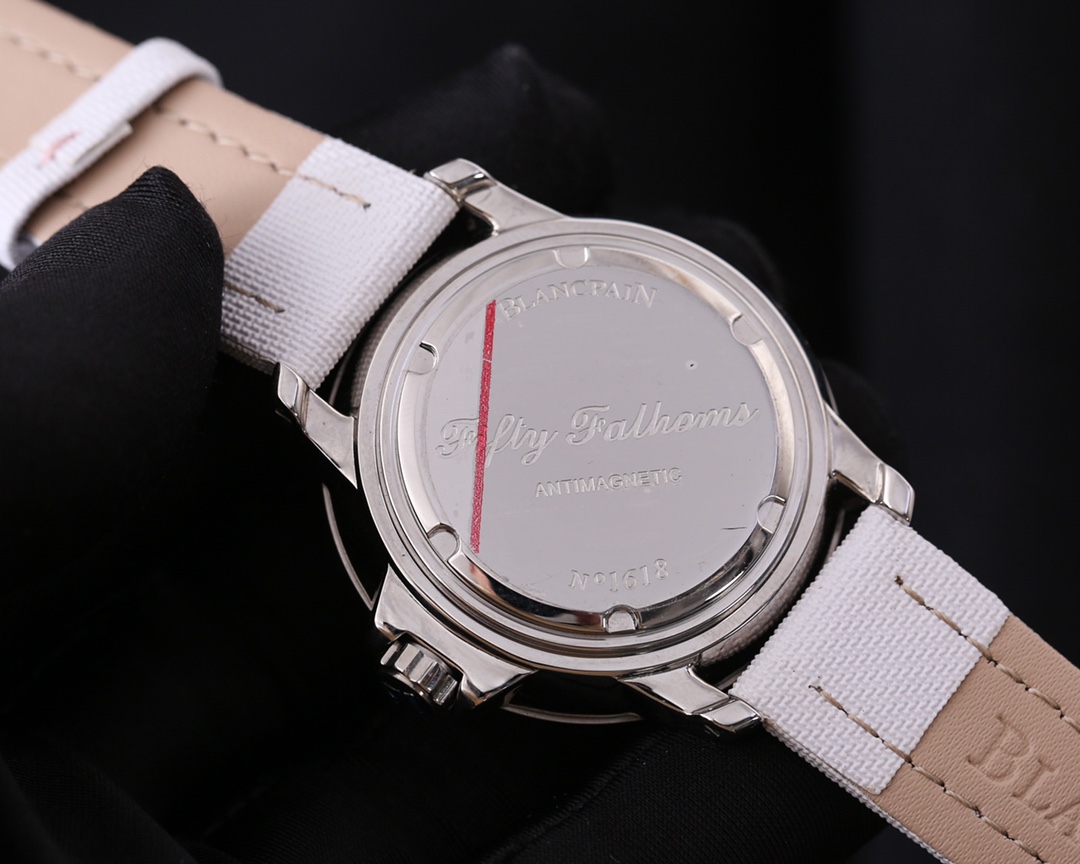 Stylish Women’s Wristwatch with Real Cow Belt and Stone Cores [Branding] - 图片 8