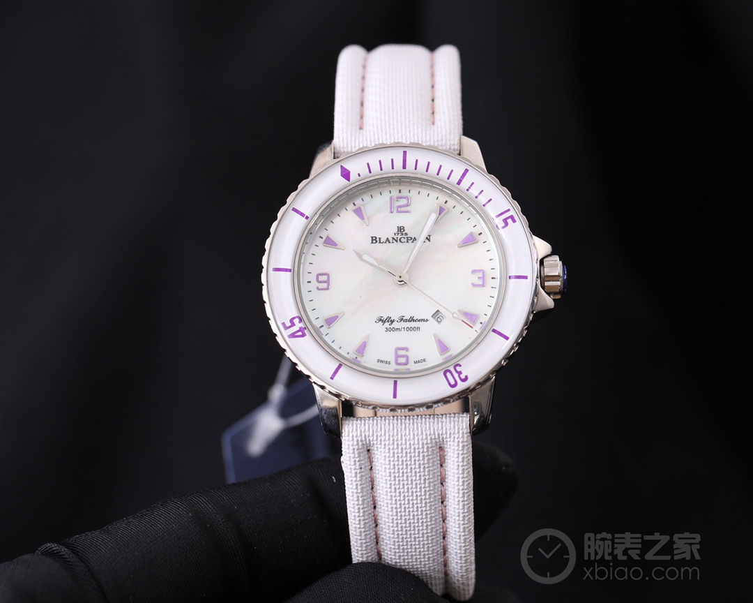 Stylish Women’s Wristwatch with Real Cow Belt and Stone Cores [Branding] - 图片 3