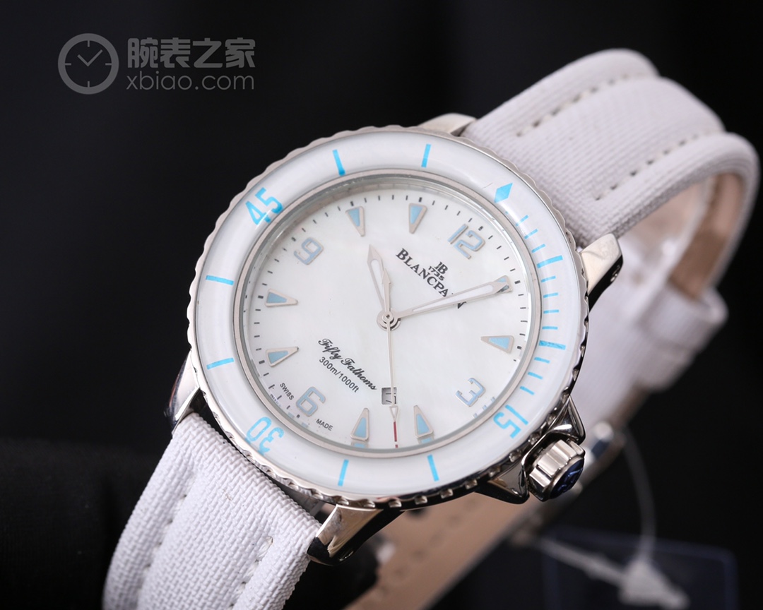Stylish Women’s Wristwatch with Real Cow Belt and Stone Cores [Branding] - 图片 6