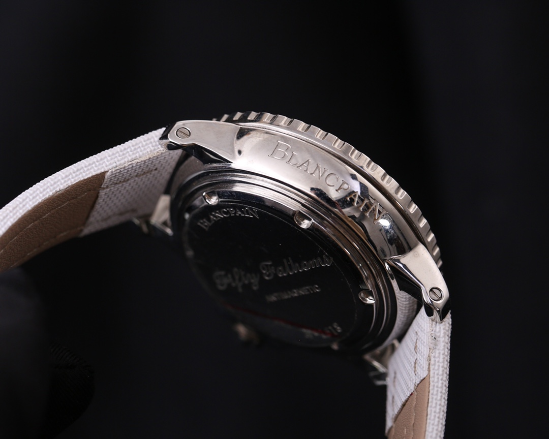 Exquisite Women’s Wristwatch with Real Cow Belt and Stone Cores – 38mm Diameter - 图片 9