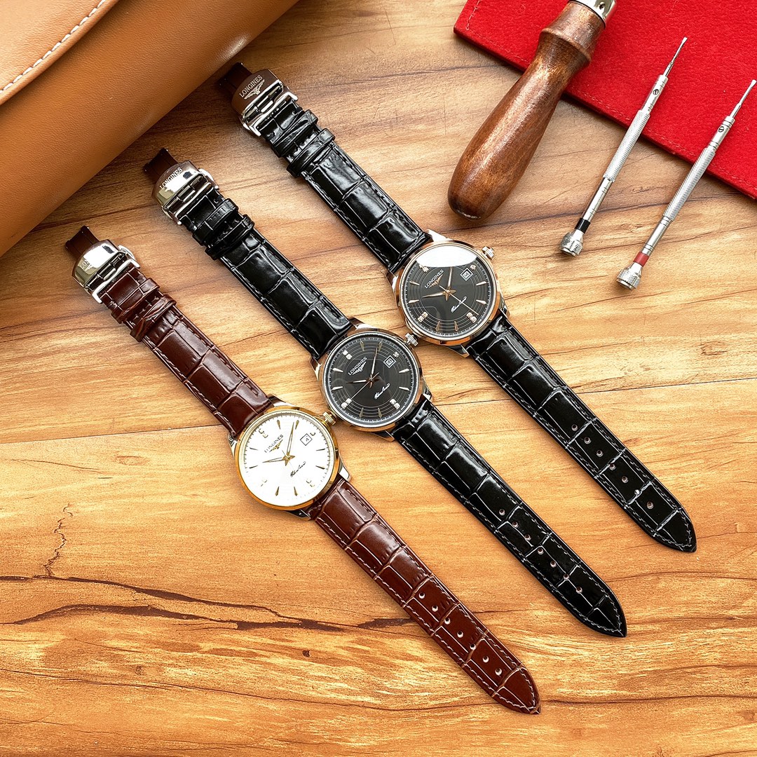 ， 皮带，钢带 最新：浪琴 Longines 最佳设计独家首发 类型：精品男士腕表 表带：真牛皮表带/316精钢表带 机芯：高端全自动机械机芯 镜面：矿物质强化玻璃更高清 品味高雅 浩瀚大气 匠心独运 腕间瑰宝 尺寸：直径41mm厚12mm热卖上市欢迎转载