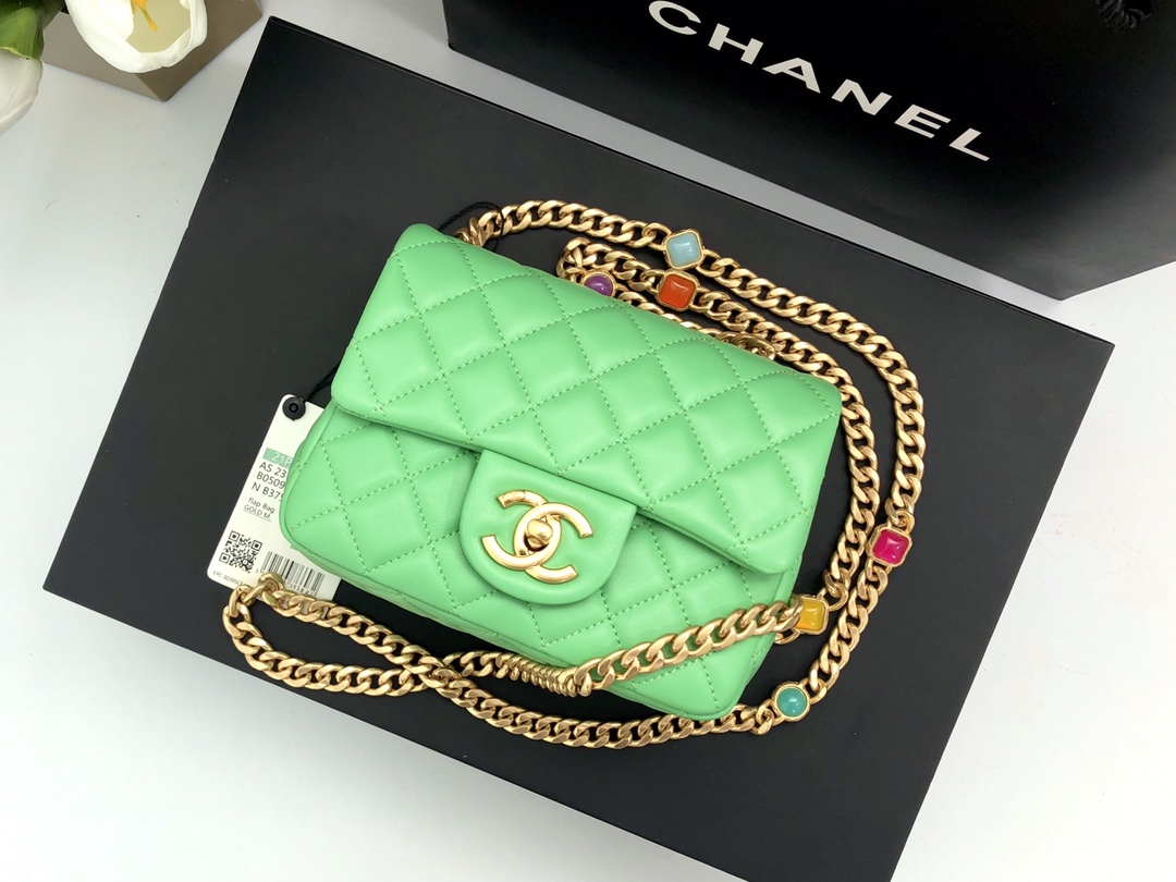Chanel Classic Flap Bag Good
 Crossbody & Shoulder Bags Spring Collection Vintage Chains