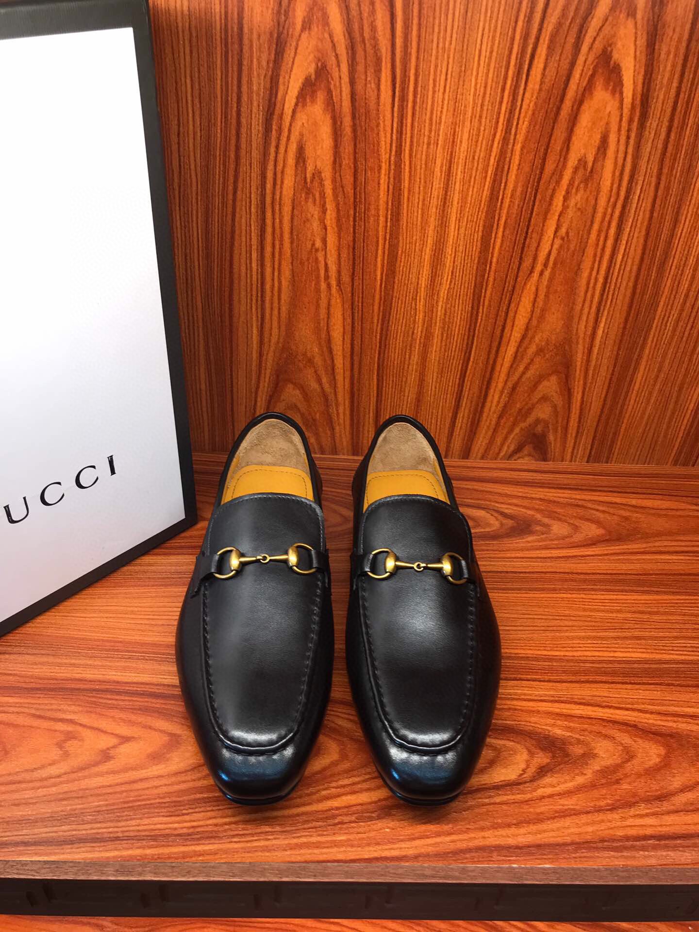 NO:349208,This year's latest pure imported German cowhide, Goodyear handmade, Italian cowhide leather, luxury materials imported, fetal cowhide inner, soft and gentlemanly demeanor, low-key and luxury and integration 38/44,,cowhide,Leather soles19860909今年最新款纯进口德国牛皮 固特异手工制作 意大利牛皮真皮大底 奢侈用料进口胎牛内里 舒软不失绅士大气风度 低调与奢华与一体 38/44,,cowhide,Leather soles,Men's shoes