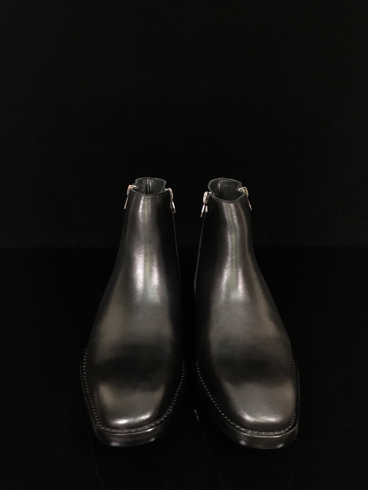 NO:271413,L brand high-quality mid-heel men's boots, original single item, guaranteed % raw materials, through minimalist design and tailoring, low-key and gorgeous, exquisite lines reveal high-end taste 38/45,,boots19860909L牌精品中跟男靴 原单货 保证百分原材料 透过极简的设计与剪裁 低调华丽 精致线条透露高端品味 38/45,,boots,Men's shoes