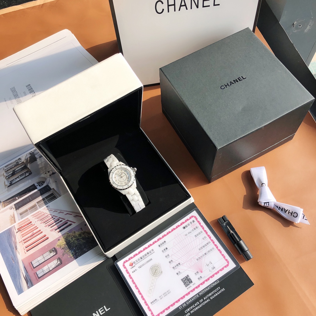 Часы Chanel