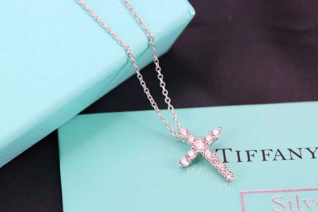 Tiffany & Co. Tiffany&Co. 满钻十字架锁骨项链