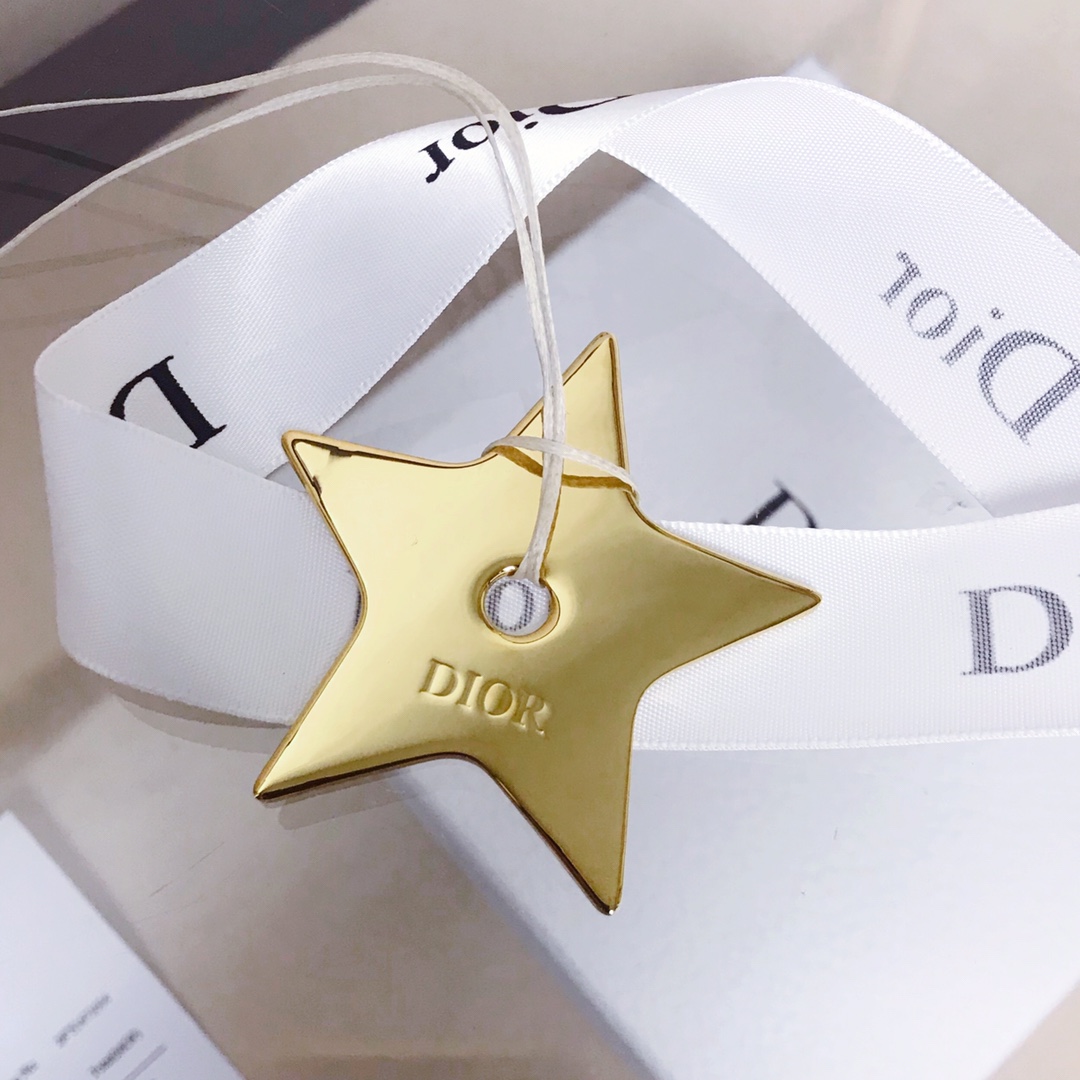 Dior迪奧明星同款 💫官網系列 明星走秀款 全力打造精緻優雅心備佳品，五金採用精湛的處理工藝，進口貴族