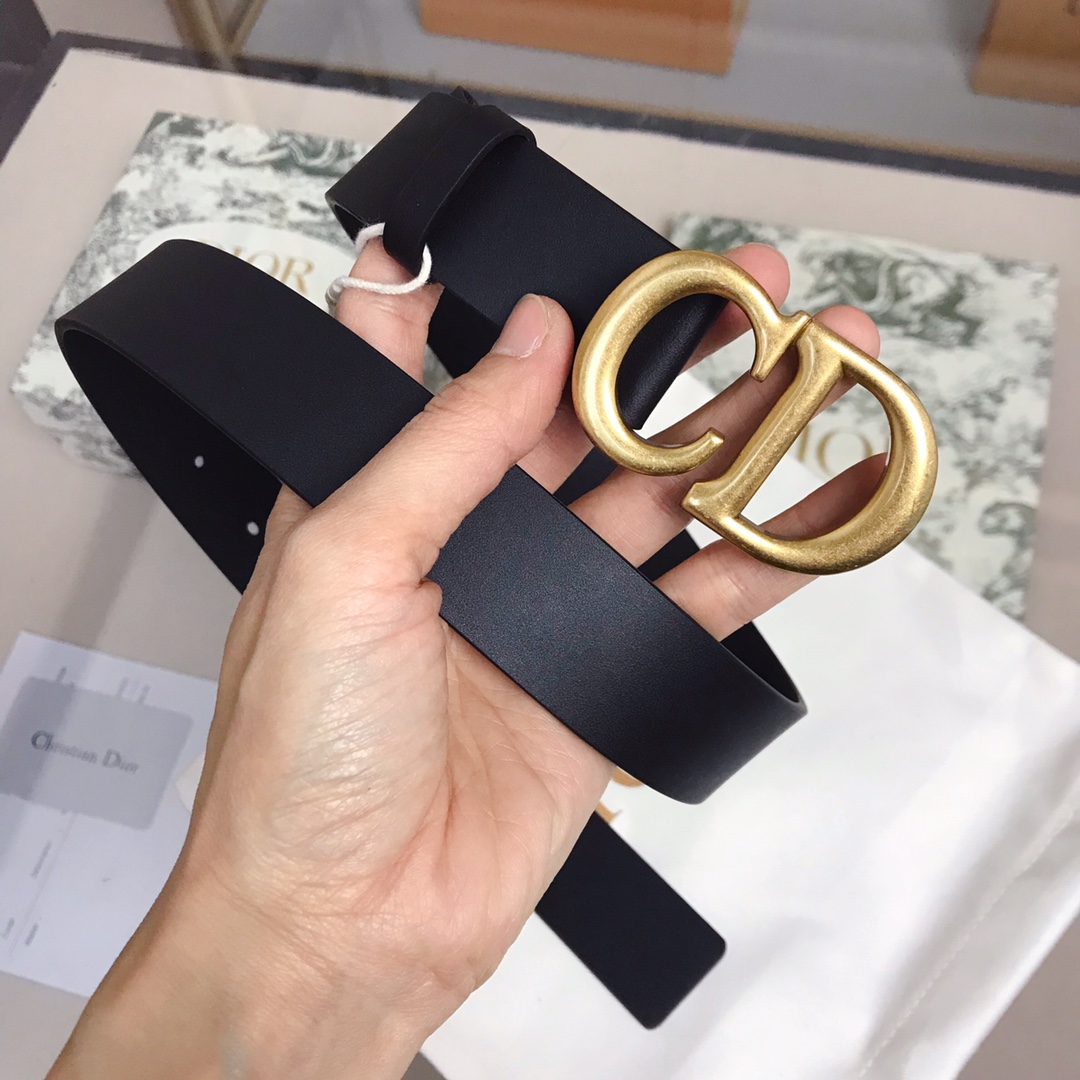 Dior迪奧明星同款 💫官網系列 明星走秀款 全力打造精緻優雅心備佳品，五金採用精湛的處理工藝，進口貴族