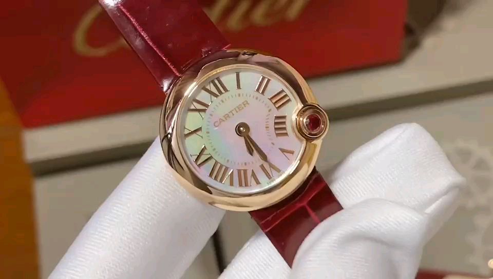 Cartier 卡地亚白气球系列周年特别版，过年带红色，喜喜庆庆让我看看