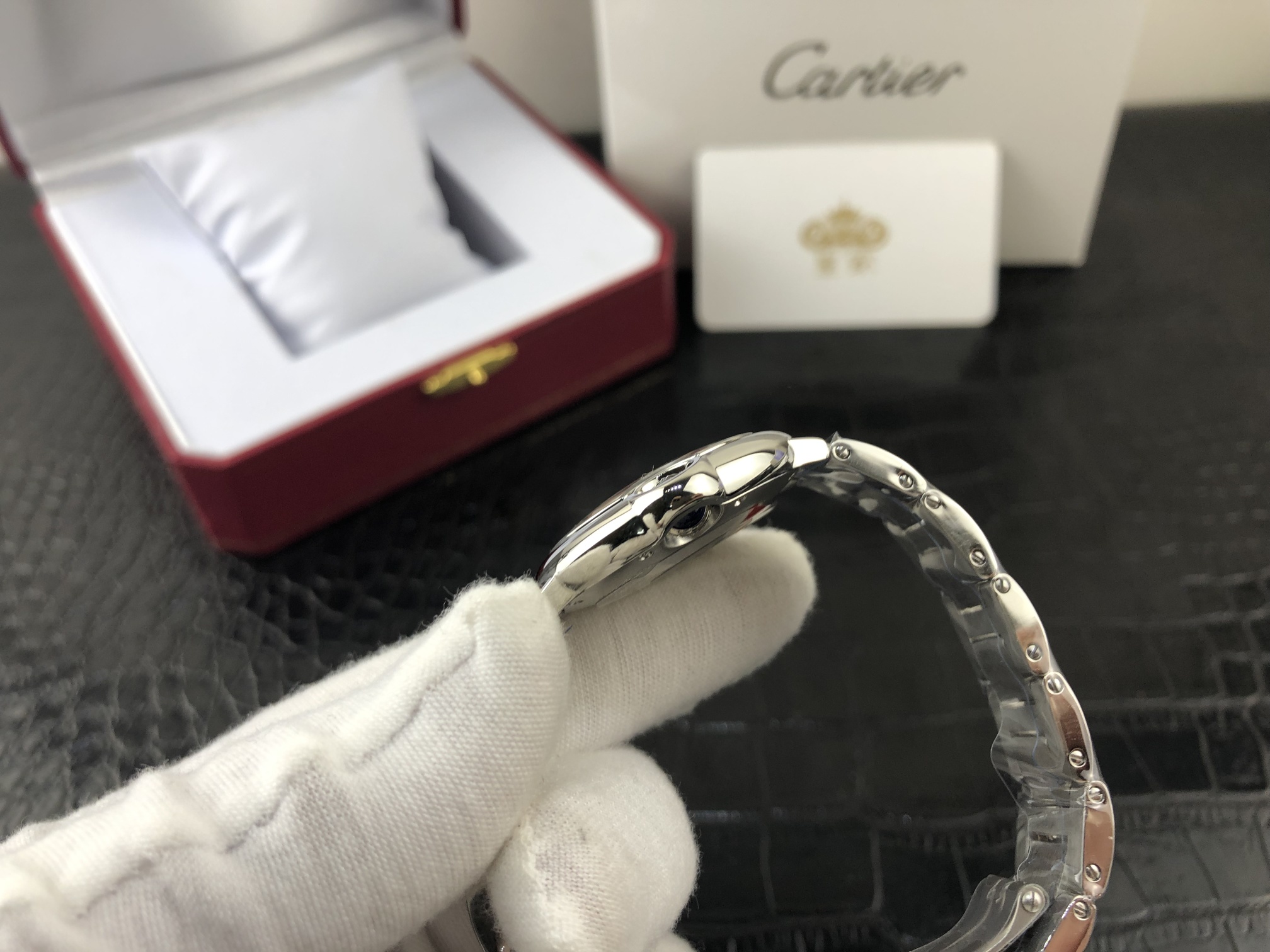 Cartier 皇家 卡地亚蓝气球系列36尺寸机械和33尺寸石英女表
