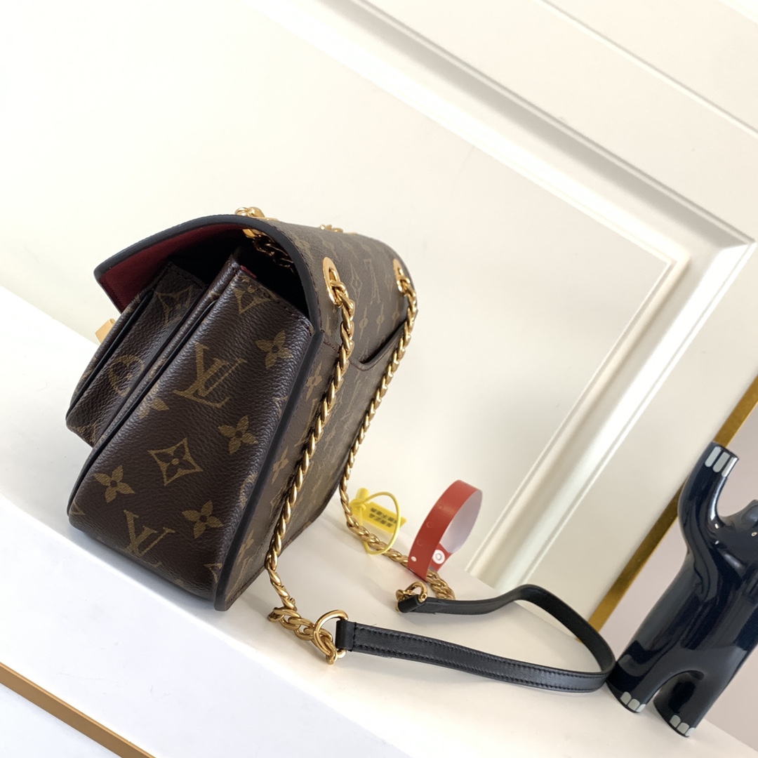 LOUIS VUITTON Passy shoulder bag M45592