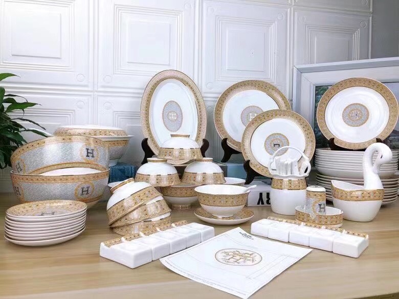 Hermès 70-Piece Bone China Dinnerware Set - Comprehensive