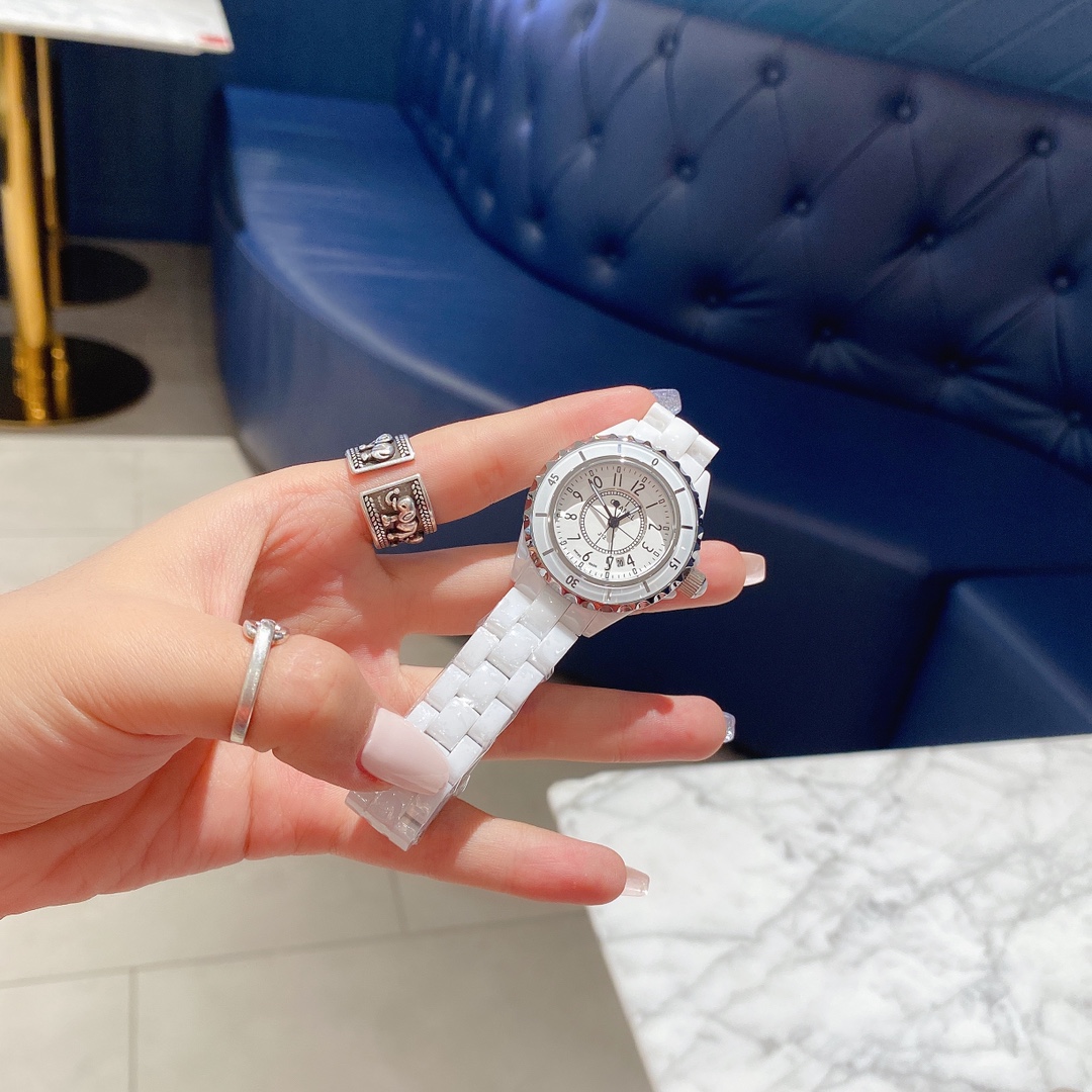 “Chanel J12 Quartz Watch: High-Quality Ceramics in 399 Degrees” - 图片 7