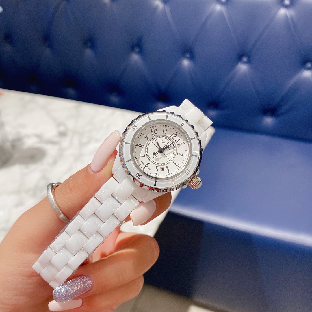 “Chanel J12 Quartz Watch: High-Quality Ceramics in 399 Degrees” - 图片 4