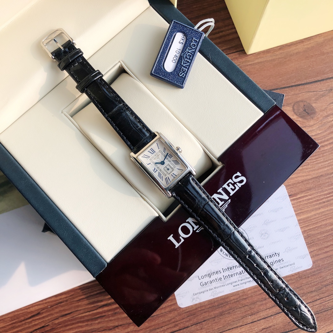 NO:394496,Exclusive ruthless goods are coming!  Channel goods!  Support any inspection, the same model as Lin Chiling!  Longines watches Dechovina crocodile leather series!  20.80 X 32.00mm Quartz Women's Watch!  Genuine movement L quartz movement!  It has low battery reminder function!  When the quartz movement is out of power, the hand will jump in four seconds!  You need to change the battery at this time!  Longines ranked queen-level women's watches are named 'Dolce Vita' in Italian, meaning sweet life, meaning modern romance, creating modern elegance and charming posture through geometric lines and soft curves. The carvings of the silver dial and blue steel pointers all highlight the wearer's pure elegance and nobility. It does not use it, does not affect secondary sales, supports return and exchange, and a lifetime warranty., Dolce & Gabbana, longines, crocodile skin19860909独家狠货来袭！渠道货！支持任意验货,林志玲同款！浪琴表黛绰维纳鳄鱼皮系列！20.80 X 32.00mm 石英女士腕表！正品机芯L石英机芯！拥有低电量提醒功能！石英机芯没电了秒针会四秒一跳！这个时候就需要换电池啦！浪琴排名皇后级别的当属黛绰维纳系列女表 以意大利语中的'Dolce Vita'为名 寓意甜美生活 寓意意式生活邂逅现代浪漫 通过几何线条与柔美曲线塑造出现代优雅与妩媚姿态 银色表盘的雕花、以及蓝钢指针等精致细节都烘托出佩戴者纯正的优雅与贵气 ,不使用,不影响二次销售,支持退换,终身保修.,,Dolce&Gabbana,longines,crocodile skin,Watch