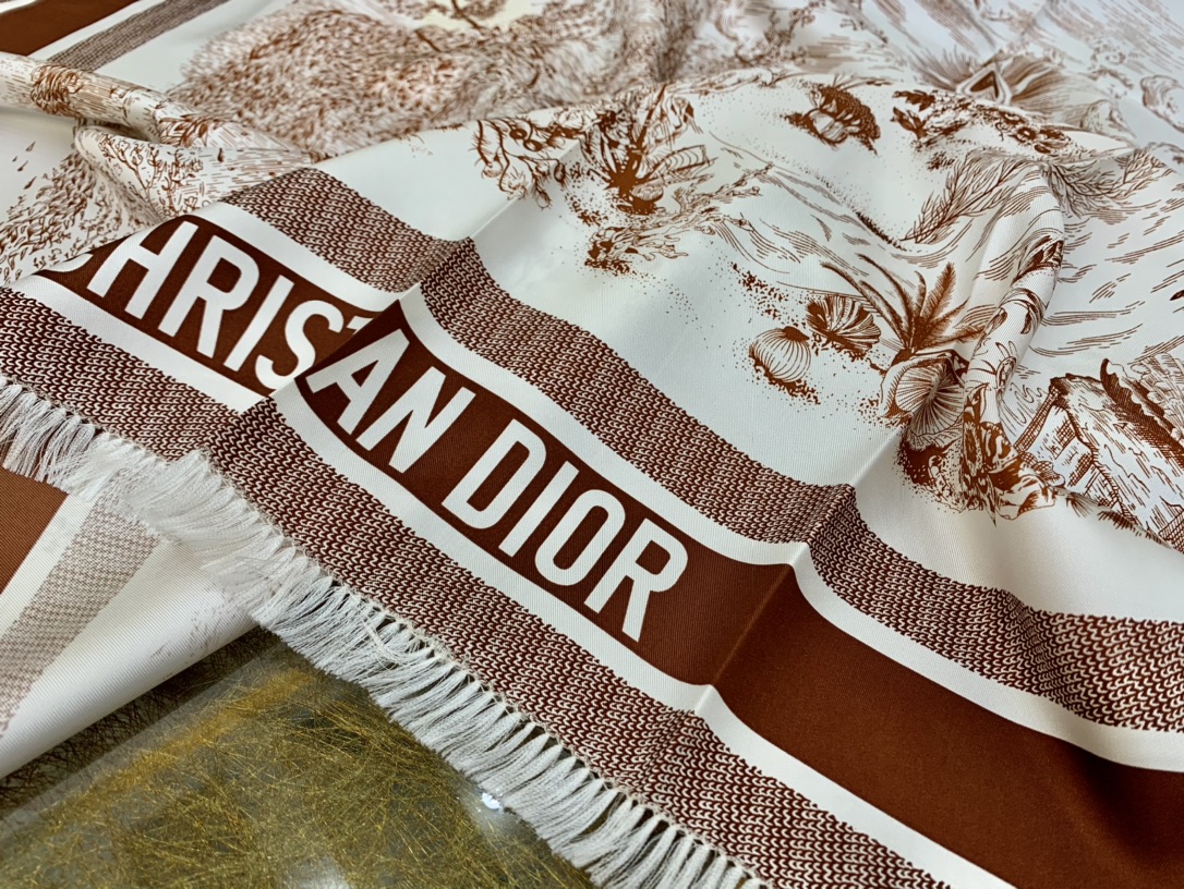 Dior迪奥21春季新款蚕丝方巾