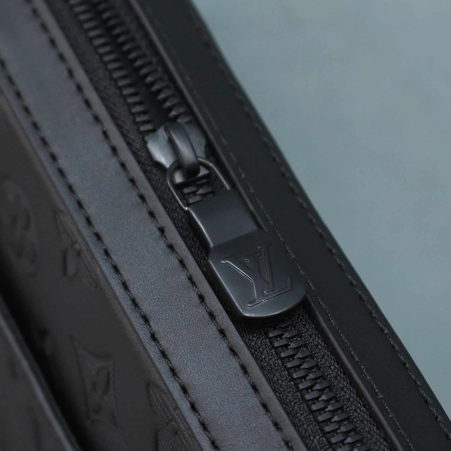 Louis Vuitton LV Duo Messenger邮差包 M69827